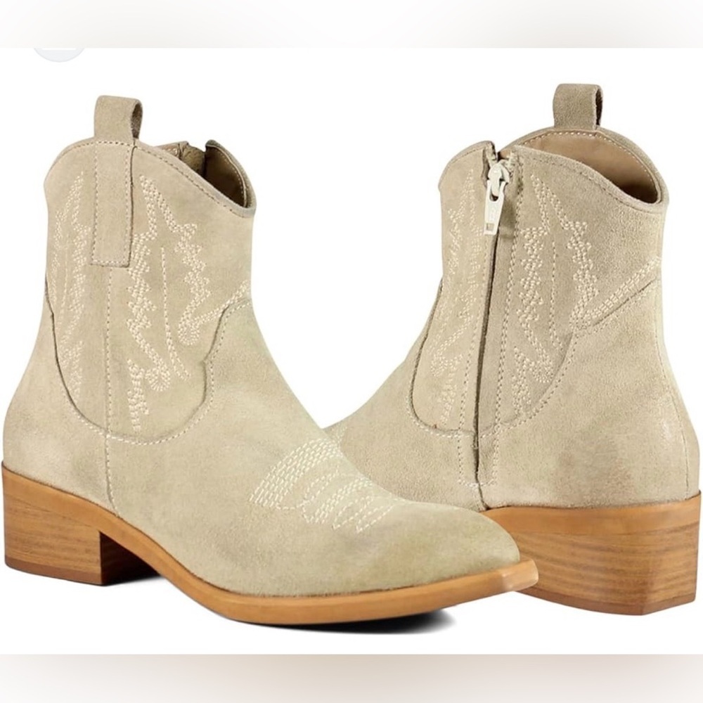 Diba True Get Crackin' western booties boots cowgirl beige suede sz 7